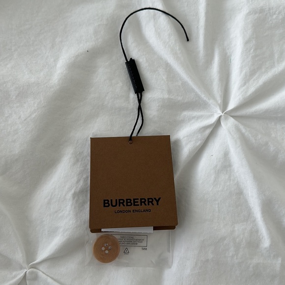 Burberry Monogram Wool Silk Blend Oversized Cardigan – Size M (Light Camel) - Picture 4 of 5